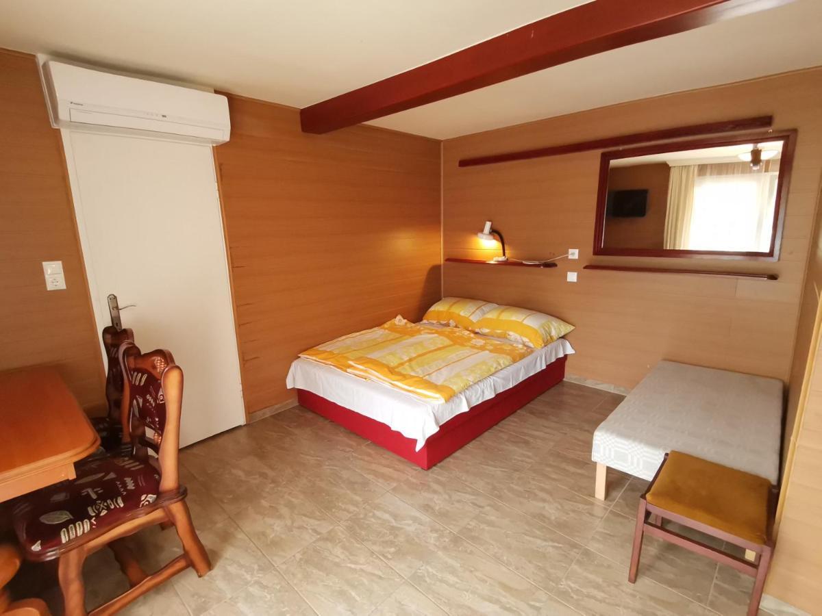 Mini Villa Hajdúszoboszló Esterno foto